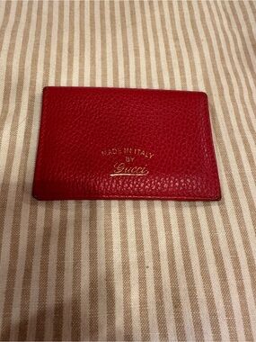 Gucci Red Pebbled Leather Card & Key Holder with Gold Foil Logo